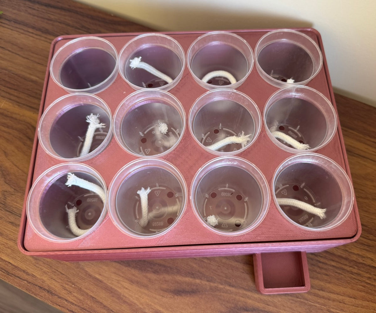 Bottoms Up Self-Watering Station